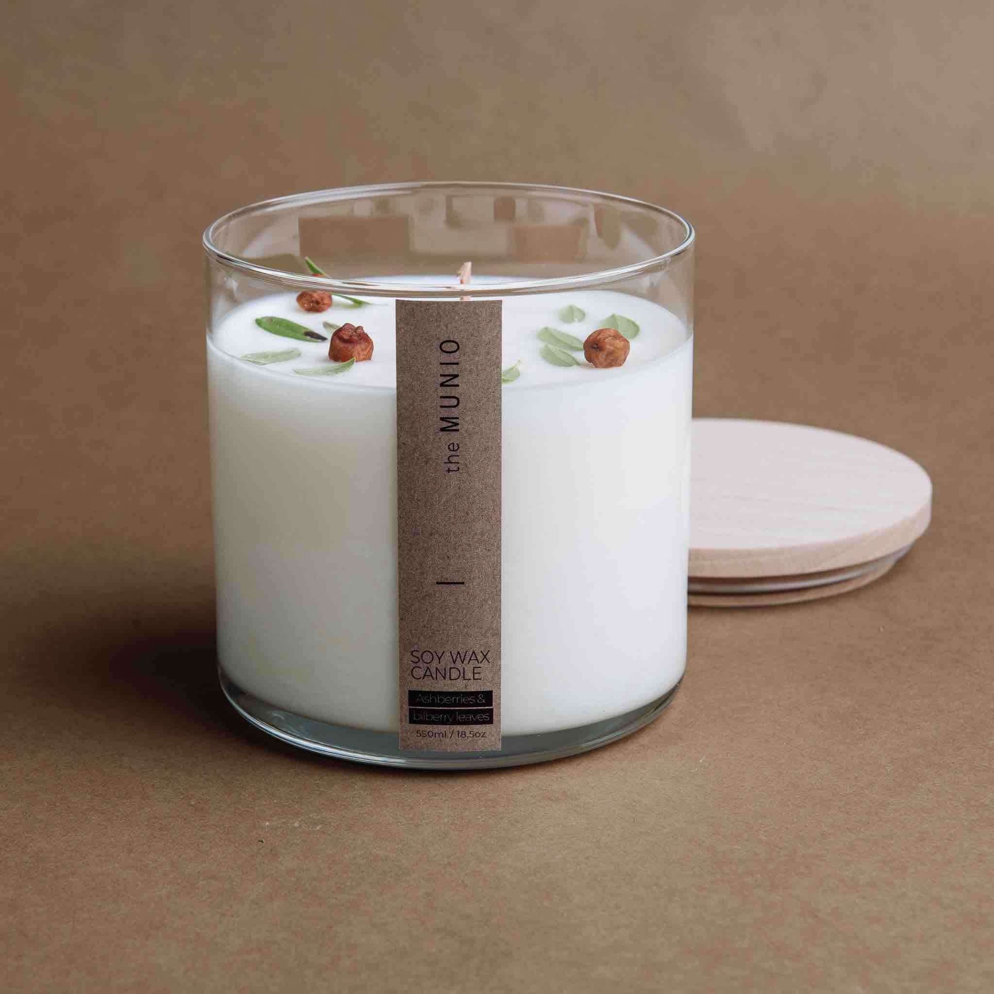 Candela alle Bacche di Sorbo e Foglie di Mirtillo in Vetro Votivo - IOrganic