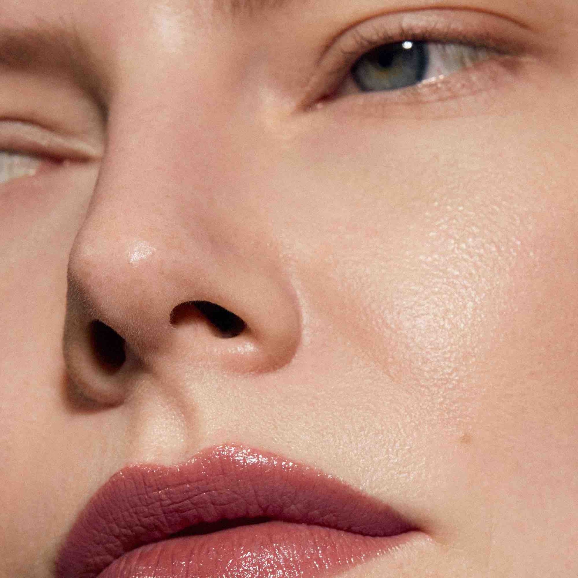 Dazzle Nights Satin Shine Lipstick - IOrganic