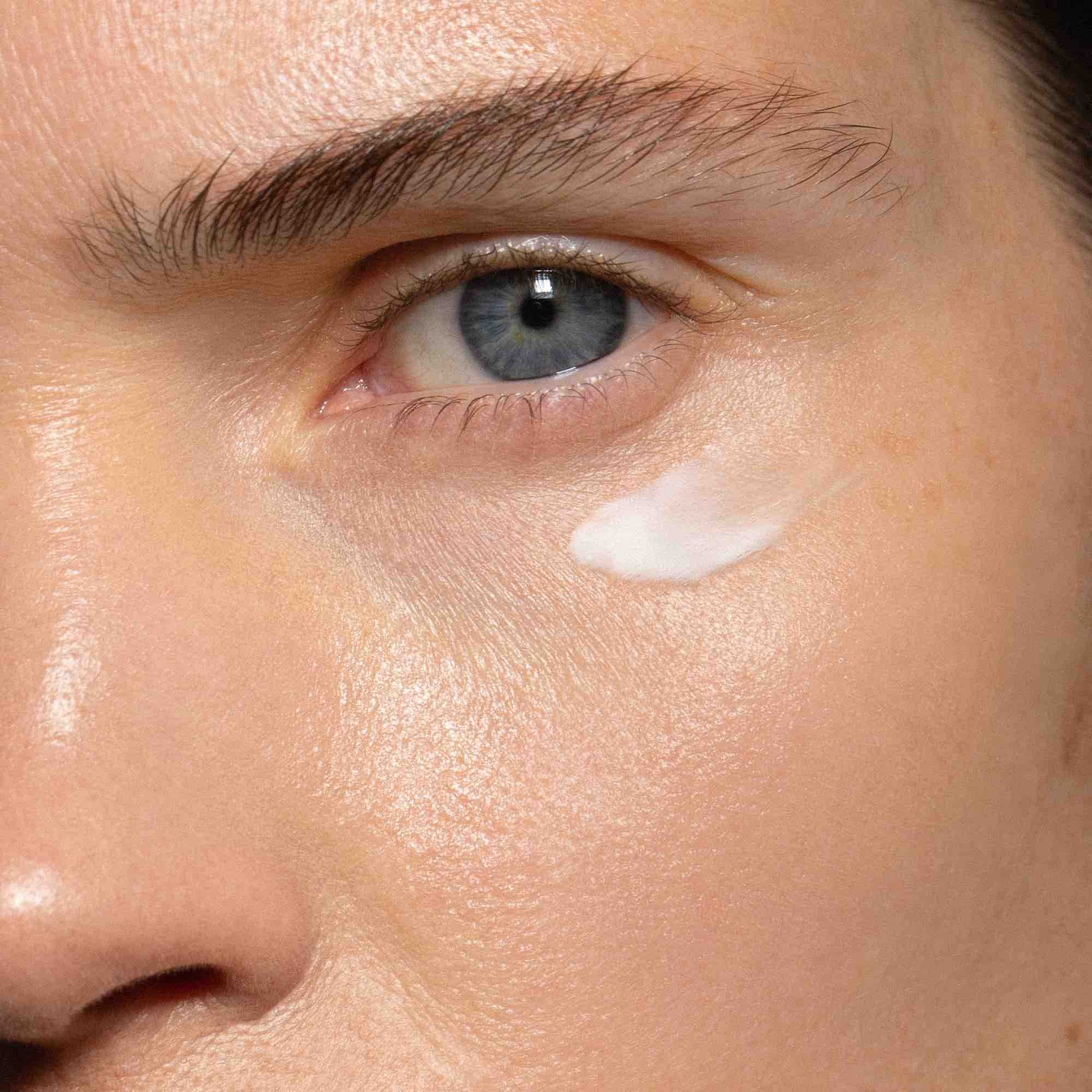 Retinol Alternative Plant-Powered Eye Serum - IOrganic