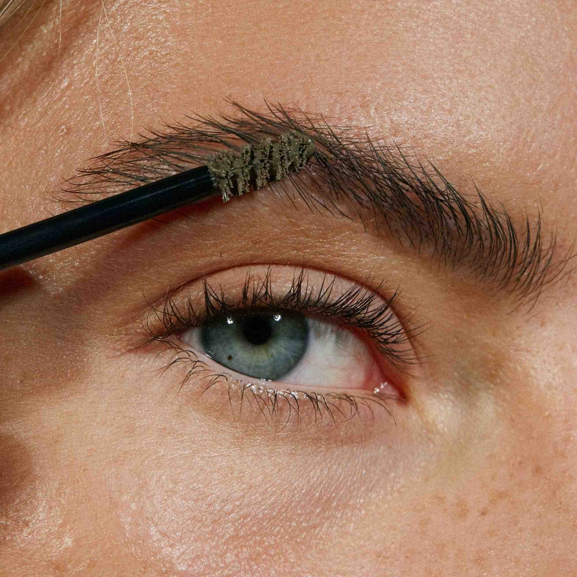 Grow & Fix Tinted Brow Gel - IOrganic