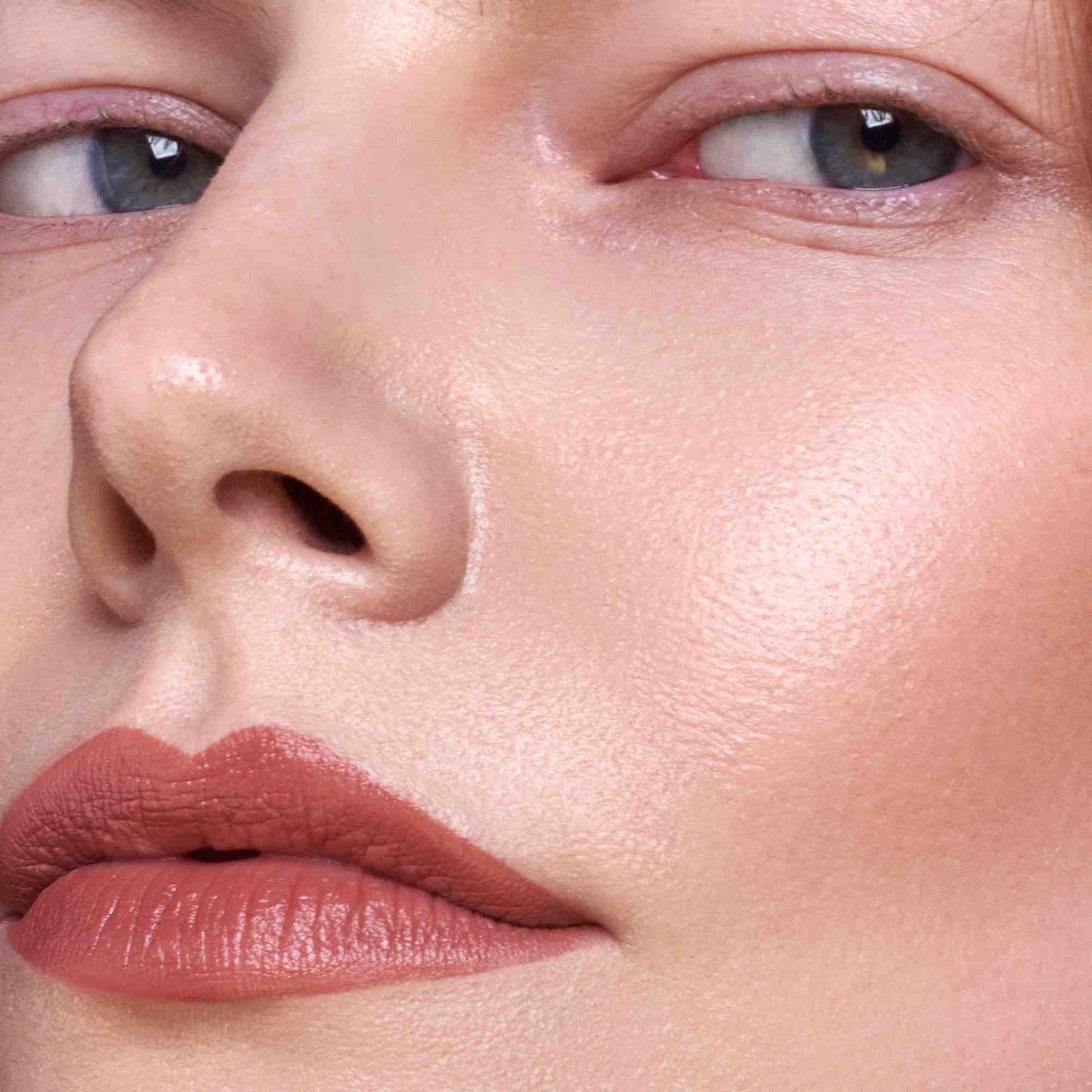 Velvet Wear Matte Cream Lipstick - IOrganic