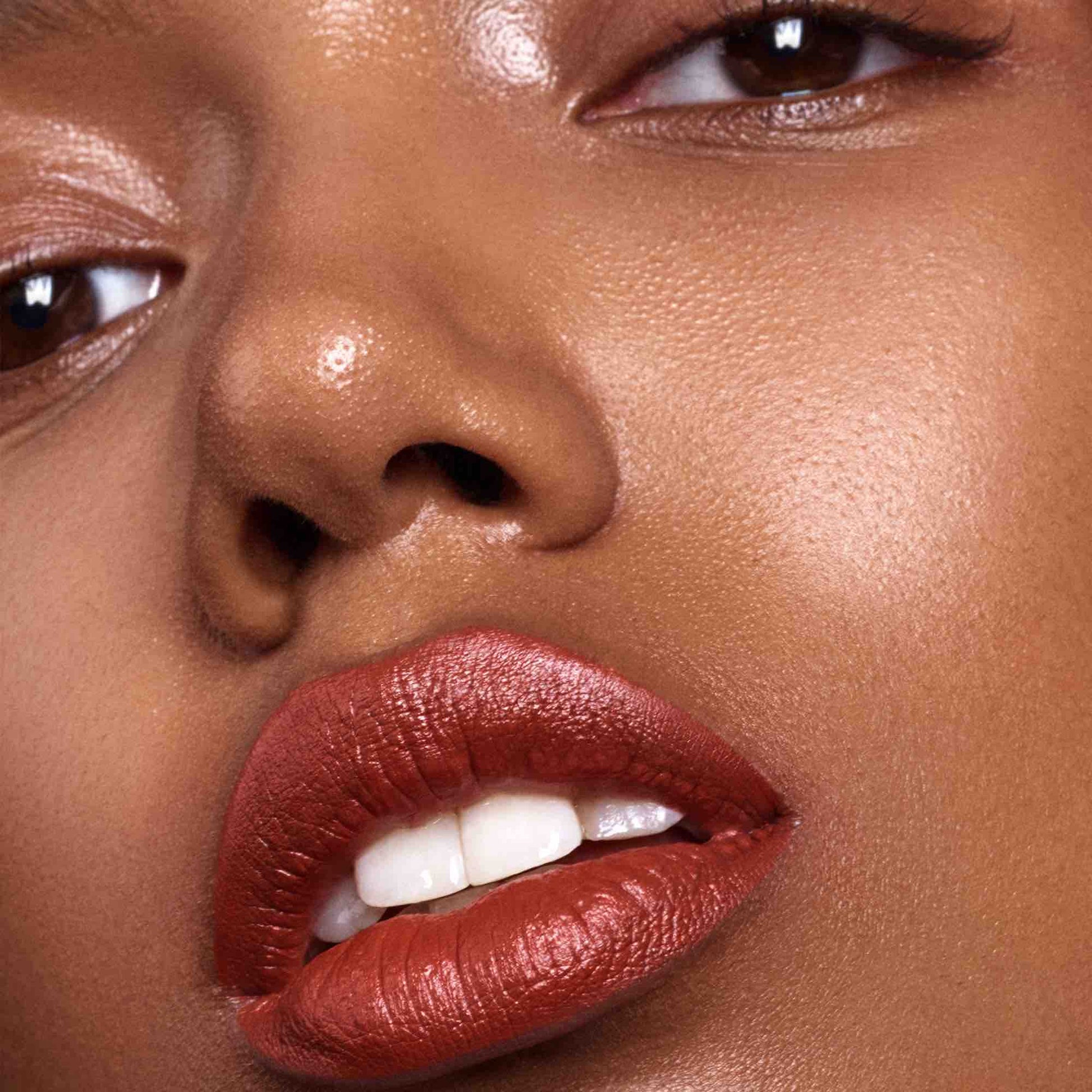 Velvet Wear Matte Cream Lipstick - IOrganic